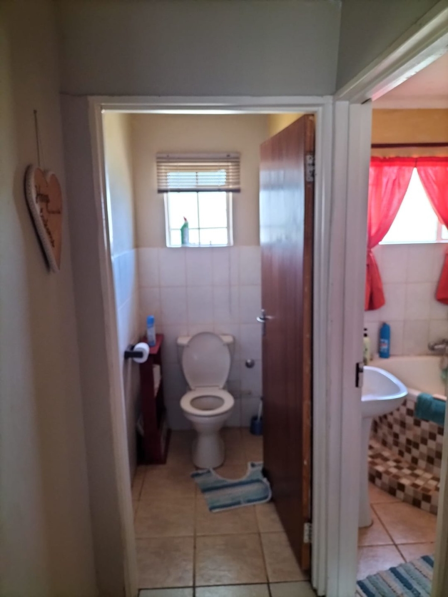  Bedroom Property for Sale in Bainsvlei Free State